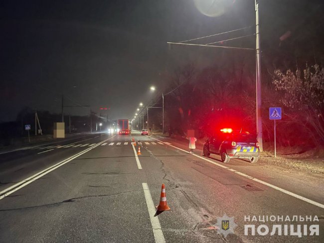 Біля Луцька 62-річна водійка збила двох пішоходок