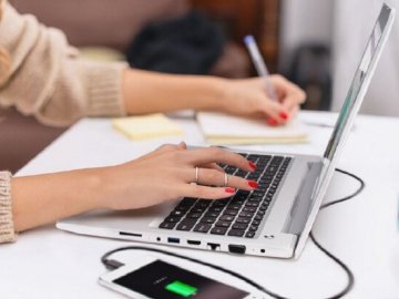 Дистанційна робота завдає шкоди здоров'ю, – вчені