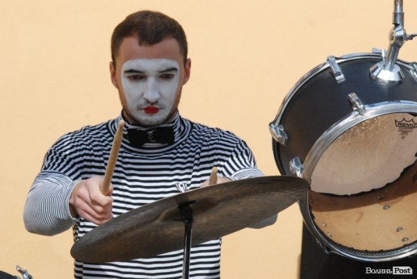 Garage Drum Show  в дії