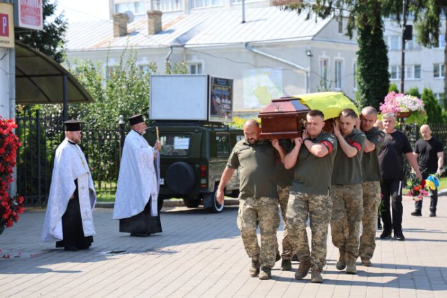 У Луцьку попрощалися з Героєм Олександром Лебедевичем