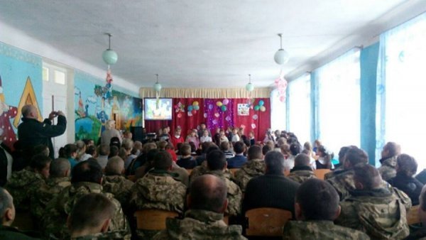 Волинські бійці на фронті стали помічниками Святого Миколая