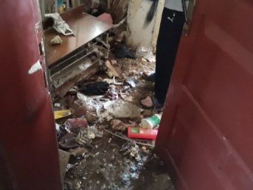 «Таргани завдовжки з палець», – лучанка про квартиру сусідів-нечупар. ФОТО