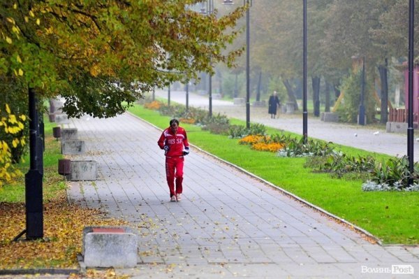 Луцьк. Ранок. Парк. Лучани. ФОТО