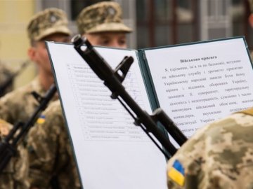 Зеленський пояснив зниження призовного віку: молодь краще орієнтується в технологіях