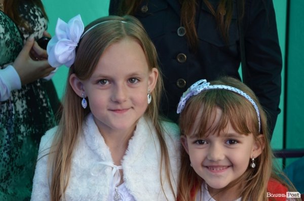 «Проспект розваг» у Луцьку відбувся попри дощову погоду. ФОТО