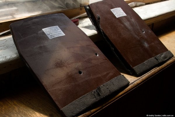 Пластини з нововолинських бронежилетів через дві години! Прошиті наскрізь!