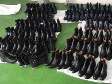 Білорус незаконно перевозив через «Ягодин» 80 пар взуття