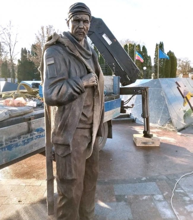 Розстріляному Герою України Мацієвському встановили пам’ятник