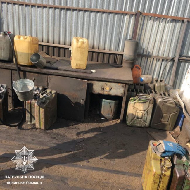 Незаконний продаж спирту та дизпалива: анонім поскаржився патрульним на «бізнес» лучанина