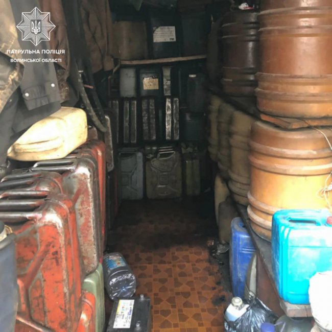 Незаконний продаж спирту та дизпалива: анонім поскаржився патрульним на «бізнес» лучанина