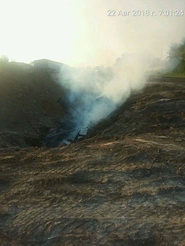 У Луцьку через паління сміття ледь не виникла пожежа. ФОТО