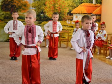 Луцькі дошкільнята перевтілились у козаків. ФОТО