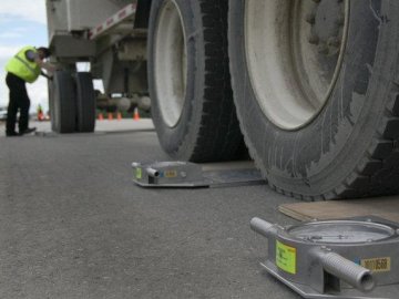 На Волині перевізників оштрафували за перенавантажені фури