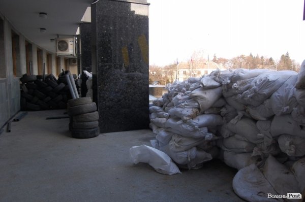 Волинська ОДА: ніч і ранок після штурму. ФОТО