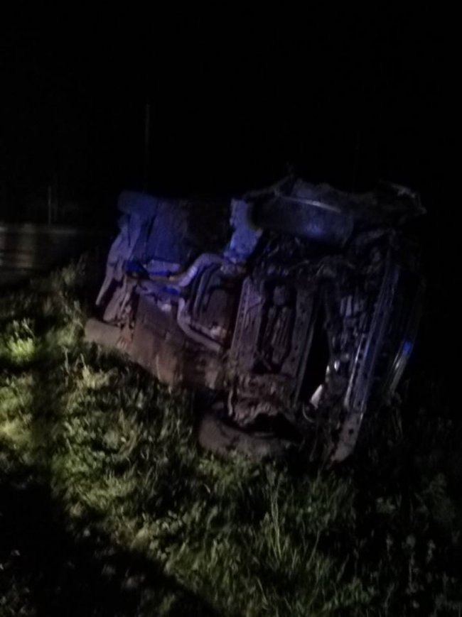 У селі під Луцьком перевернулася автівка: водій загинув. ФОТО