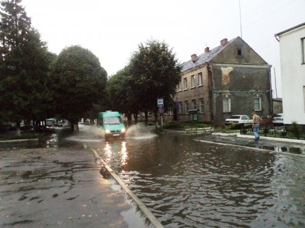 Як затоплювало райцентр на Волині. ФОТО. ВІДЕО