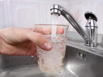 «Не дамо ставити місцеве самоврядування на коліна», – депутатка про «повернення» гарячої води у Луцьк. ВІДЕО