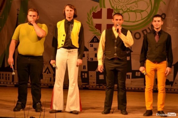 «Горохівський весільний лімузин, щоб розвернутися, їде в Луцьк», ‒ кавеенщики. ФОТО