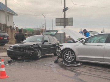 У Луцьку зіткнулися BMW та Ford. ФОТО