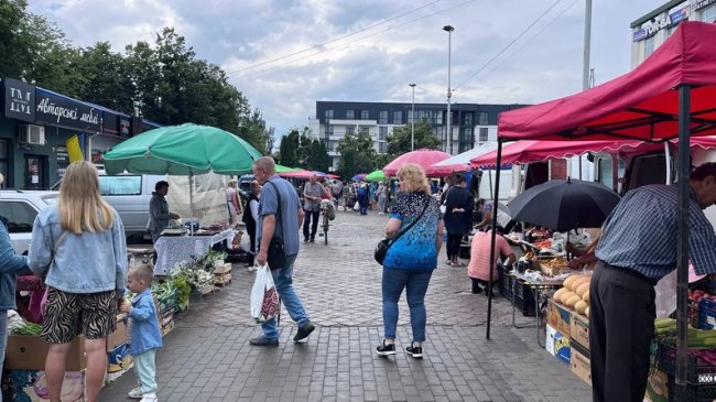 У Луцьку подорожчали фрукти: що кажуть продавці і покупці 