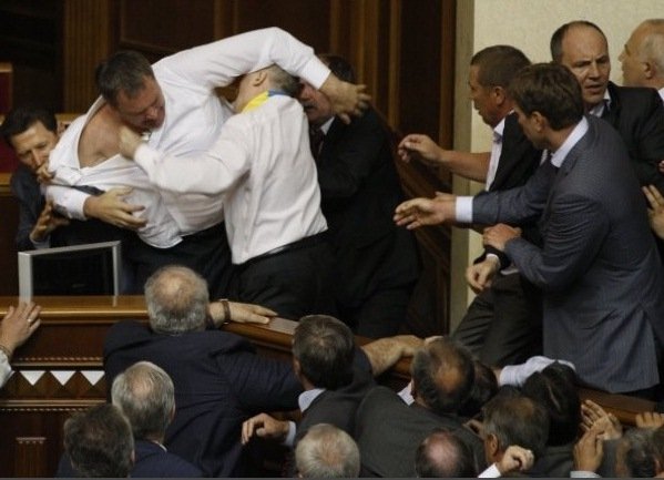 Бійка у Верховній Раді. ФОТО. ВІДЕО