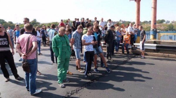 В Миколаєві намертво заасфальтували розвідний міст