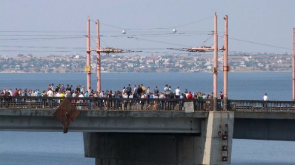 В Миколаєві намертво заасфальтували розвідний міст