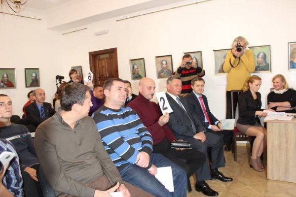 У Луцьку пройшов благодійний аукціон живопису. ФОТО