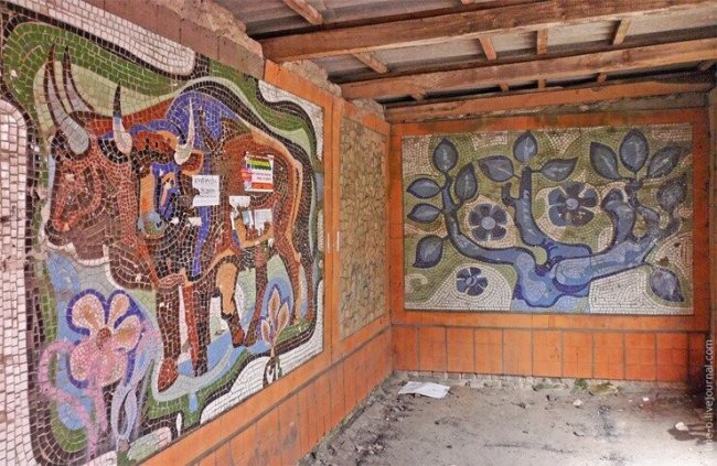 На Волині хочуть знести зупинку з авторською мозаїкою