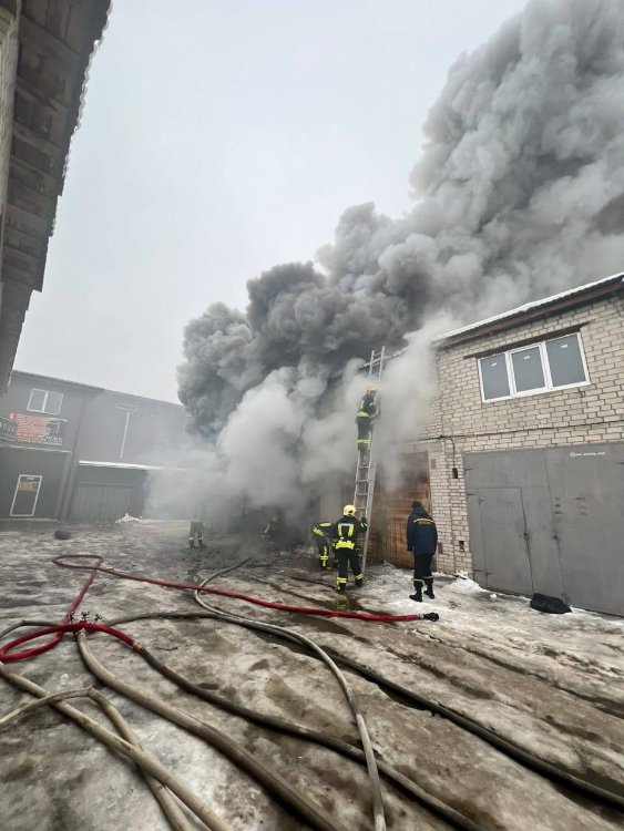 Деталі пожежі в Луцьку: шпиталізували чоловіка