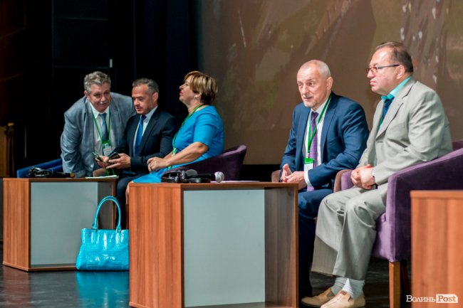 Сотні гостей та офіційні вітання: у Луцьку – міжнародний бізнес-форум. ФОТО