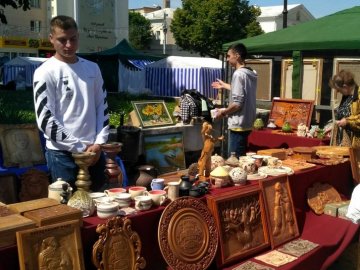 У центрі Луцька відбувся фестиваль робітничих професій. ВІДЕО