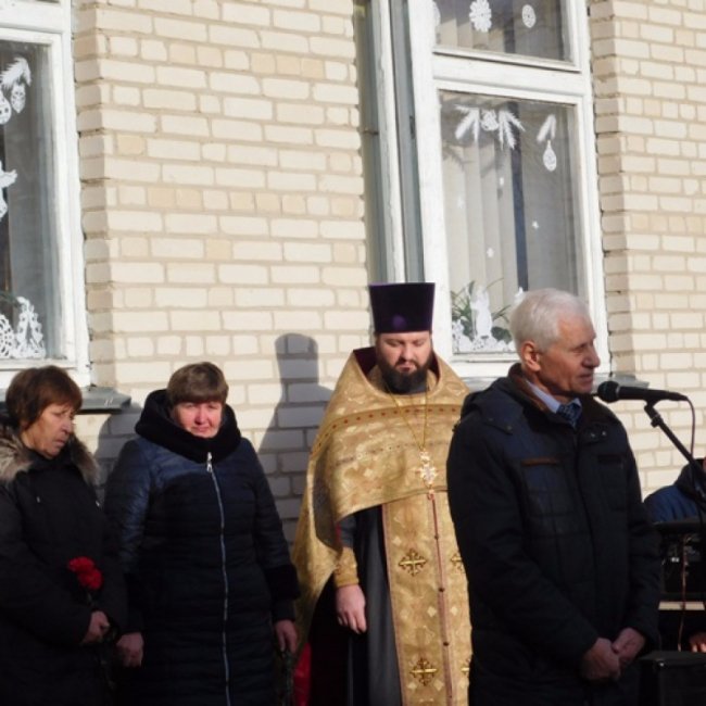 На Волині встановили пам'ятну дошку бійцю. ФОТО