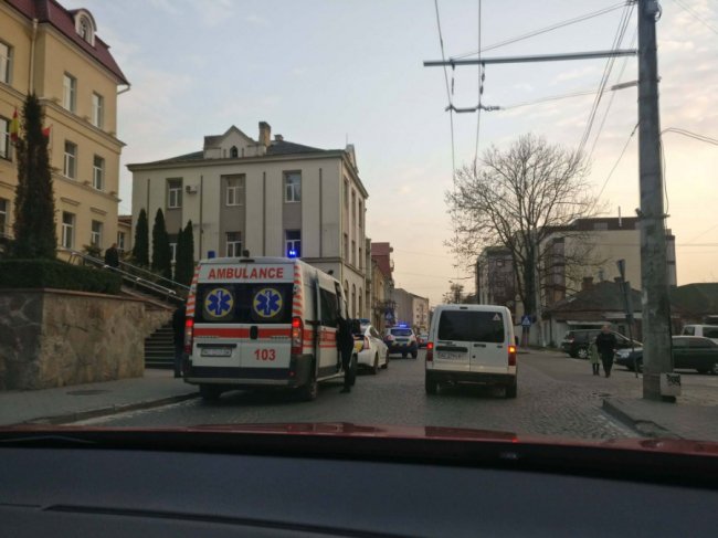 Облився бензином та вимагав зустрічі з Зеленським: подробиці спроби самогубства біля Луцькради