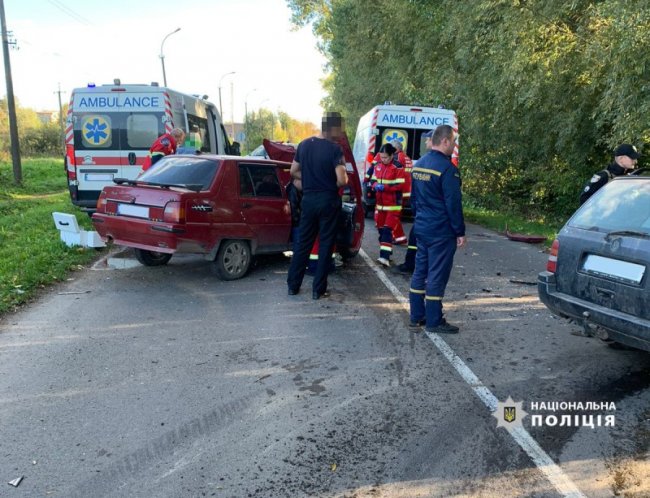 На Волині п'яний водій Volkswagen влетів у ЗАЗ: є постраждалі. ФОТО