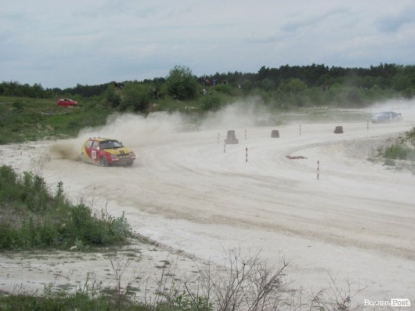 Під Луцьком змагалися автогонщики. ФОТО 