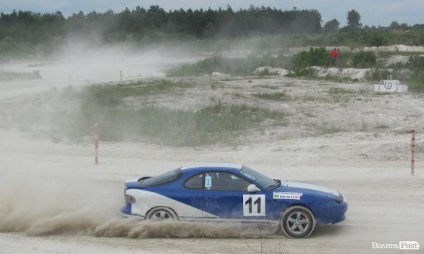 Під Луцьком змагалися автогонщики. ФОТО 