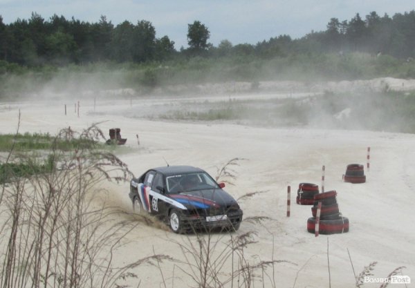 Під Луцьком змагалися автогонщики. ФОТО 