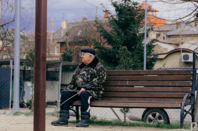 Нова бруківка, відеоспостереження та дитячий майданчик: як змінився двір на Ковельській у Луцьку. ФОТО