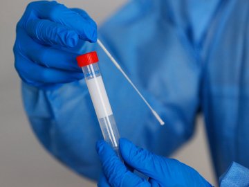 Повідомили, скільки заражених COVID-19 виявили в Україні за добу