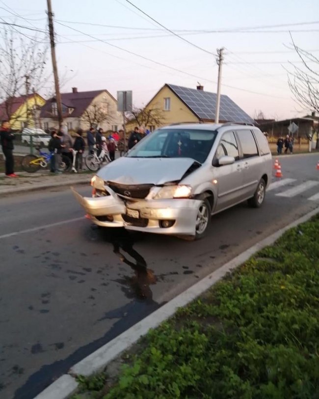 Мінівен перекинувся на дах: у місті на Волині – ДТП. ФОТО