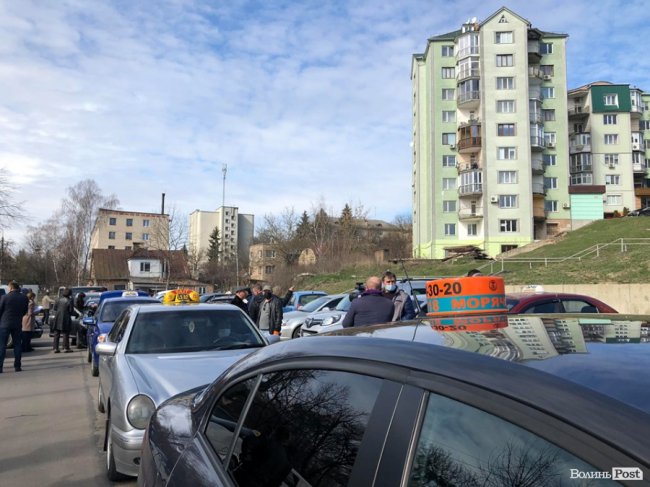 Під час карантину всі таксі Луцька їздитимуть за одним тарифом. ПЕРЕЛІК СЛУЖБ