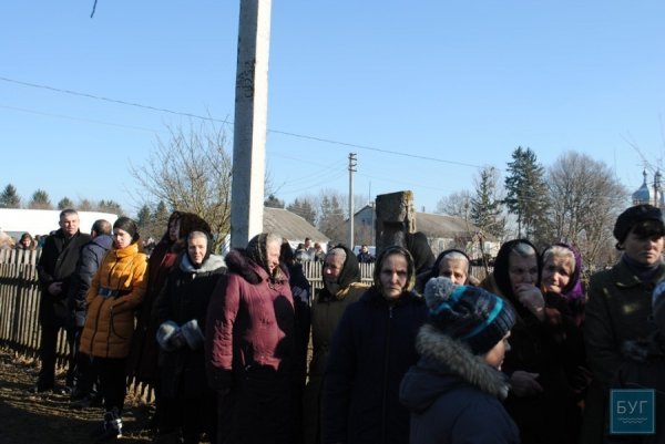 На Волині попрощалися із загиблим бійцем. ФОТО