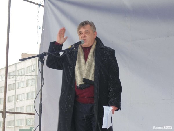 Віче на луцькому Євромайдані. ФОТО