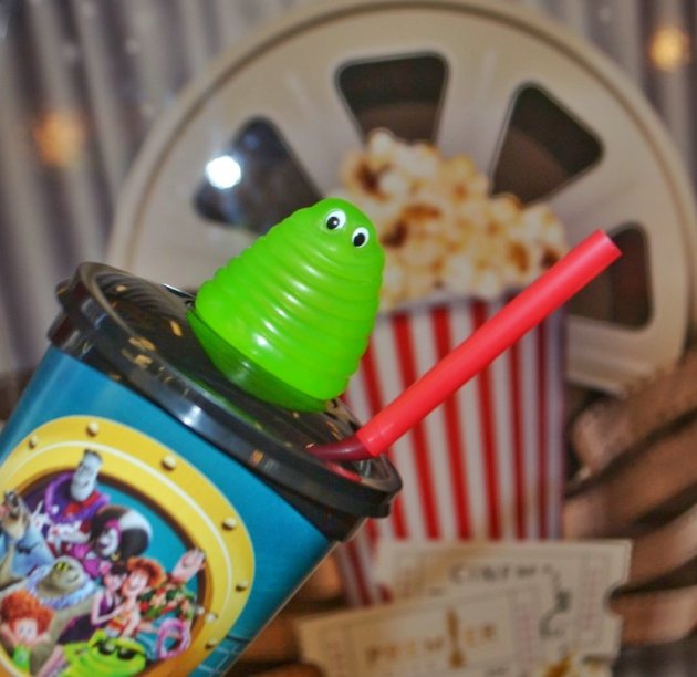 Брендова продукція у кінотеатрі Premier City*