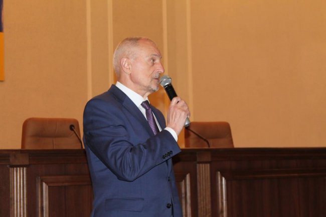 У Луцьку привітали автомобілістів та дорожників з професійним святом. ФОТО