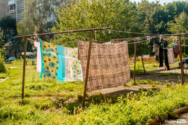 «Хто живе на ЛПЗ, тому у житті везе»: день на луцькому районі контрастів. ФОТО