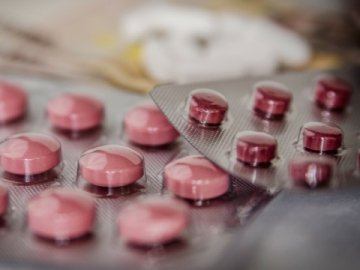 Антибіотики в Україні продаватимуть виключно за рецептом