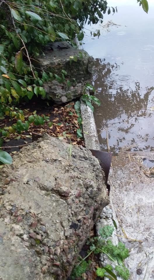 У селищі на Волині через негоду затопило вулицю. ФОТО