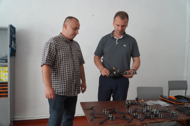 У місті на Волині виготовляють дрони-камікадзе. ФОТО